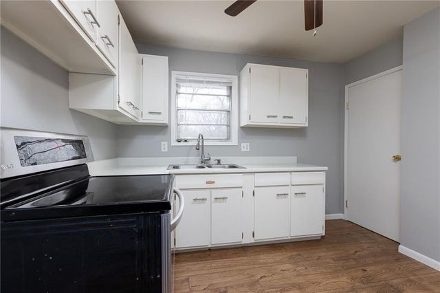 5869 N Oakley Street, Kansas City, MO 64119