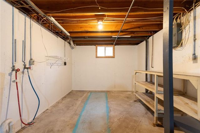 5869 N Oakley Street, Kansas City, MO 64119