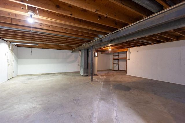 5869 N Oakley Street, Kansas City, MO 64119