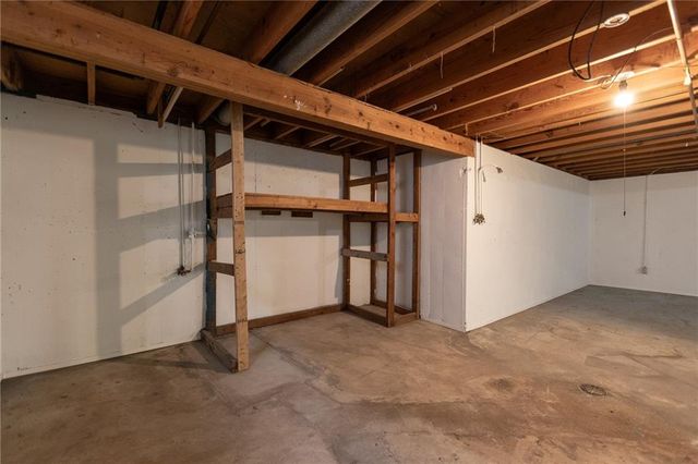 5869 N Oakley Street, Kansas City, MO 64119