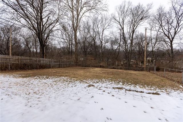 5869 N Oakley Street, Kansas City, MO 64119