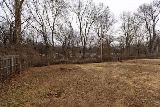 5869 N Oakley Street, Kansas City, MO 64119