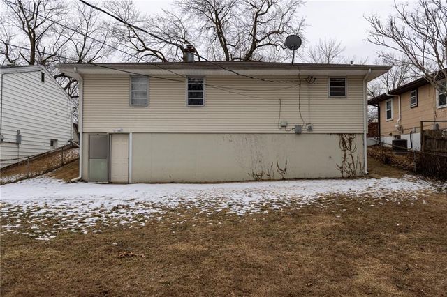 5869 N Oakley Street, Kansas City, MO 64119