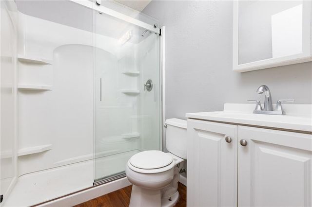 5869 N Oakley Street, Kansas City, MO 64119