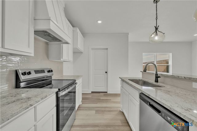 313 Shadbush Drive, Nolanville, TX 76559