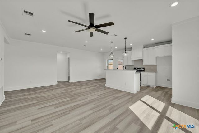 313 Shadbush Drive, Nolanville, TX 76559