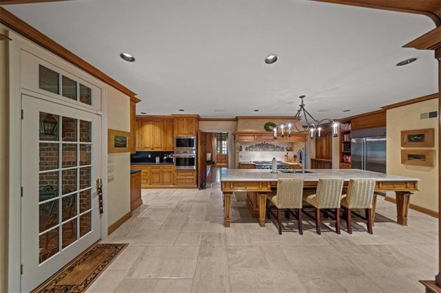 5800 Brookbank Lane, Mission Hills, KS 66208