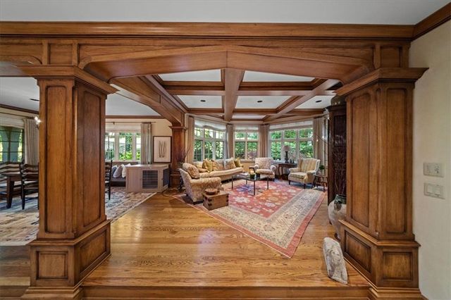 5800 Brookbank Lane, Mission Hills, KS 66208