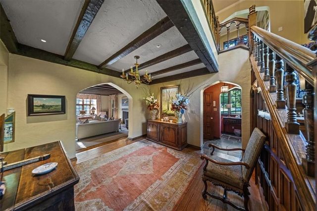 5800 Brookbank Lane, Mission Hills, KS 66208