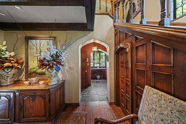 5800 Brookbank Lane, Mission Hills, KS 66208