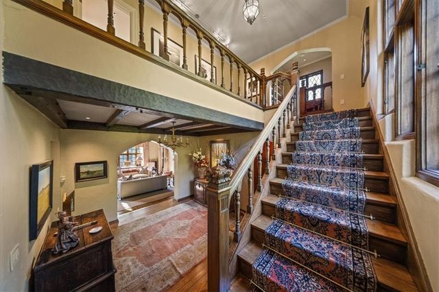 5800 Brookbank Lane, Mission Hills, KS 66208