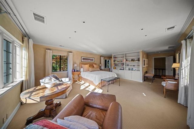 5800 Brookbank Lane, Mission Hills, KS 66208