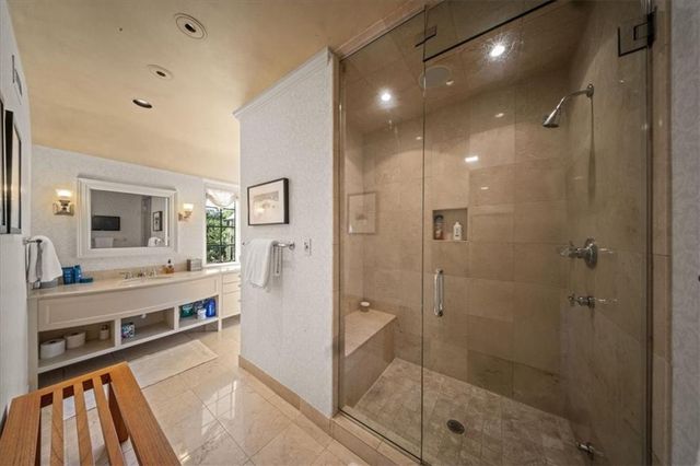 5800 Brookbank Lane, Mission Hills, KS 66208