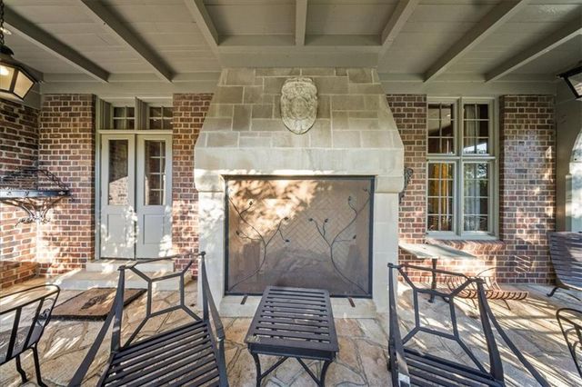 5800 Brookbank Lane, Mission Hills, KS 66208