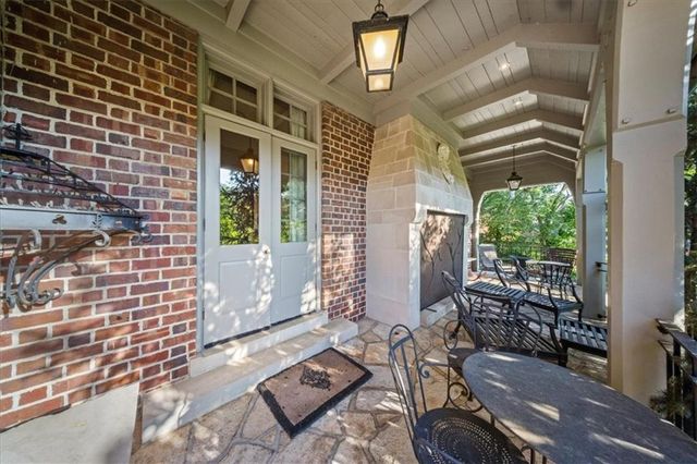 5800 Brookbank Lane, Mission Hills, KS 66208