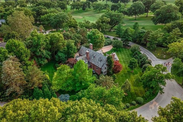 5800 Brookbank Lane, Mission Hills, KS 66208