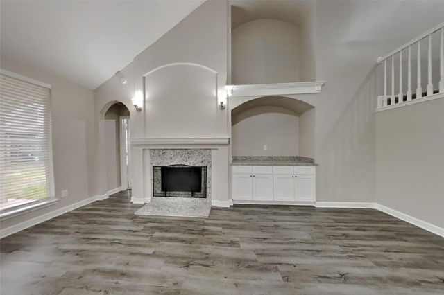 7806 Autumn Hollow Lane, Houston, TX 77041