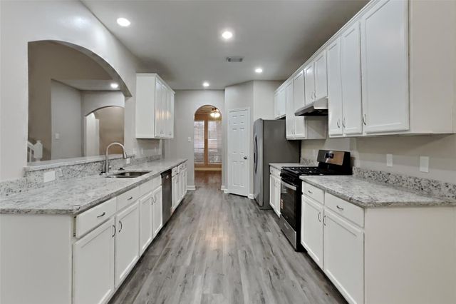 7806 Autumn Hollow Lane, Houston, TX 77041