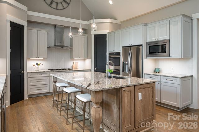 57 Villa Nova Drive, Asheville, NC 28804