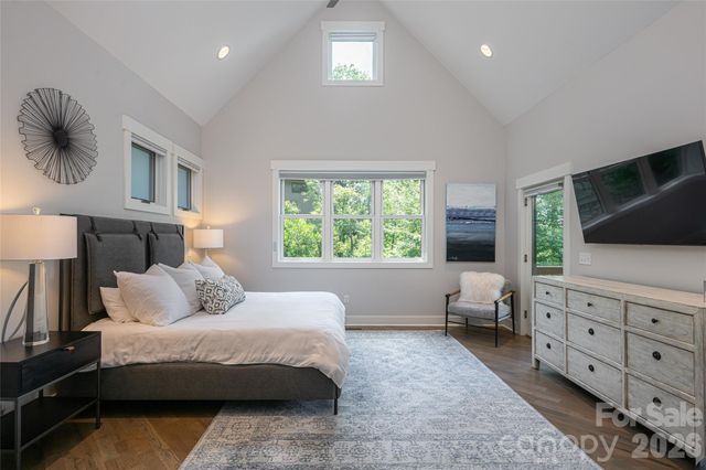 57 Villa Nova Drive, Asheville, NC 28804
