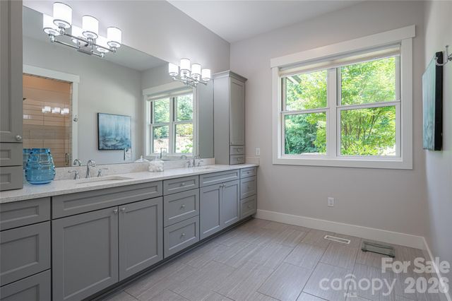 57 Villa Nova Drive, Asheville, NC 28804