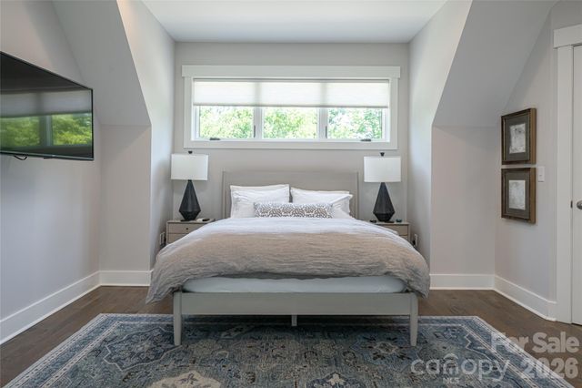 57 Villa Nova Drive, Asheville, NC 28804