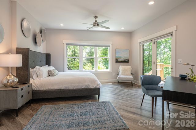 57 Villa Nova Drive, Asheville, NC 28804