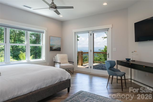 57 Villa Nova Drive, Asheville, NC 28804