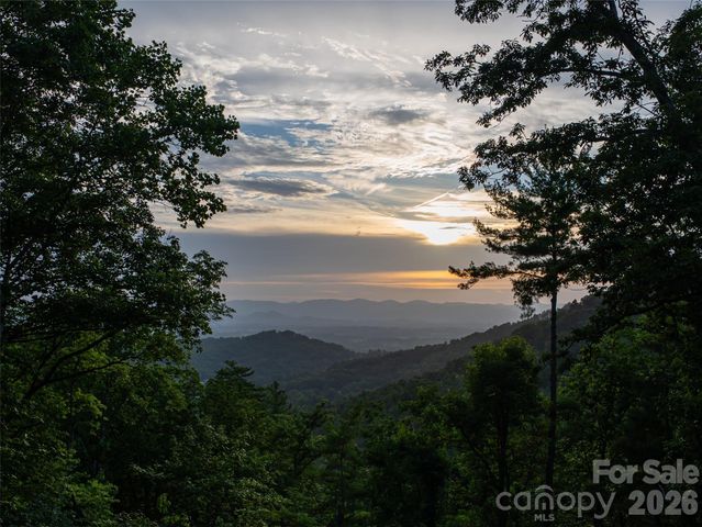 57 Villa Nova Drive, Asheville, NC 28804