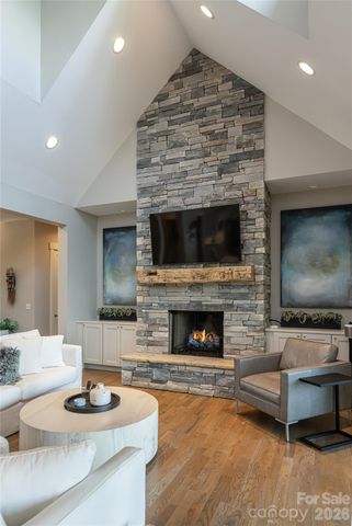 57 Villa Nova Drive, Asheville, NC 28804