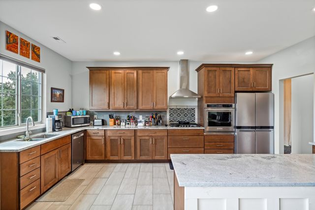 2240 MO 240, Fayette, MO 65248