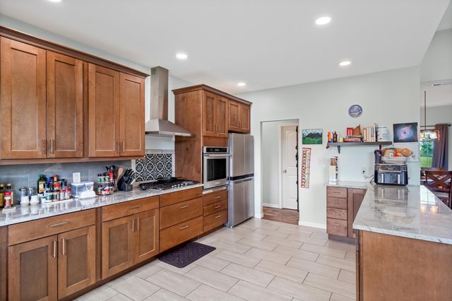 2240 MO 240, Fayette, MO 65248