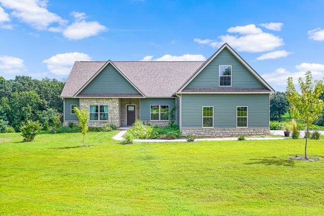 2240 MO 240, Fayette, MO 65248