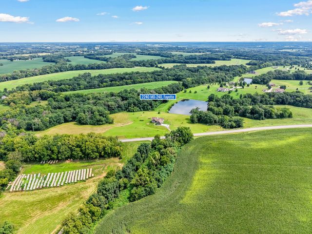 2240 MO 240, Fayette, MO 65248