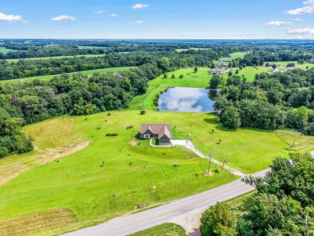 2240 MO 240, Fayette, MO 65248