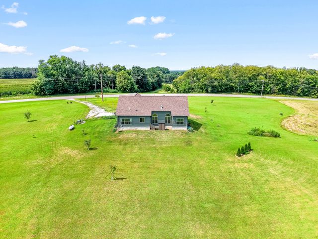 2240 MO 240, Fayette, MO 65248