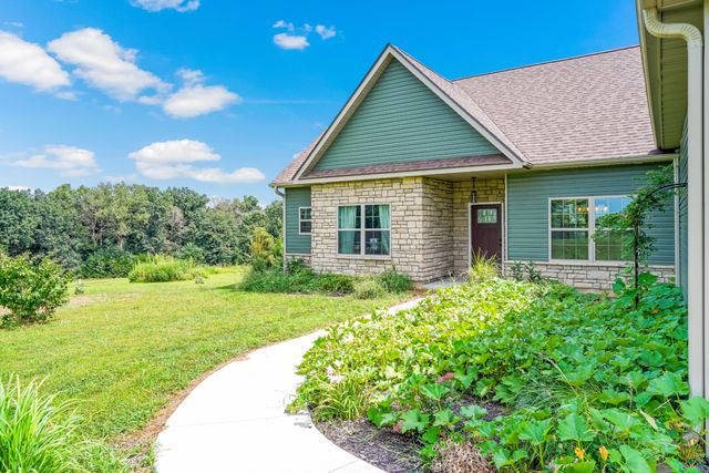 2240 MO 240, Fayette, MO 65248