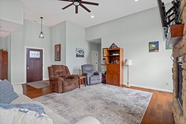 2240 MO 240, Fayette, MO 65248