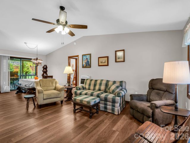 182 Resada Drive, Brevard, NC 28712