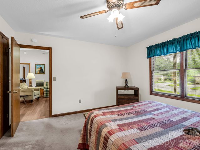 182 Resada Drive, Brevard, NC 28712