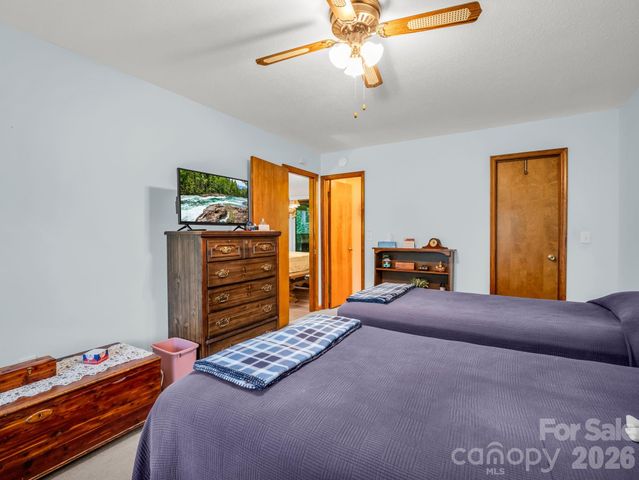182 Resada Drive, Brevard, NC 28712