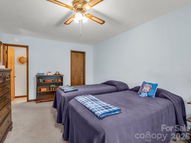 182 Resada Drive, Brevard, NC 28712