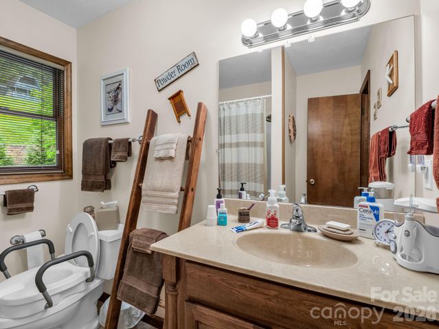 182 Resada Drive, Brevard, NC 28712