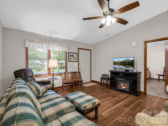 182 Resada Drive, Brevard, NC 28712