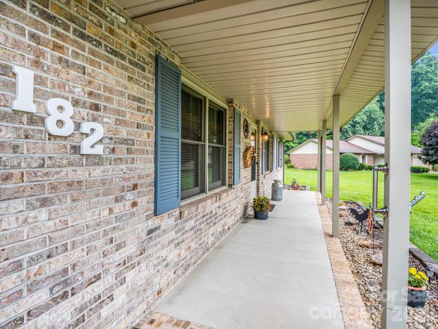 182 Resada Drive, Brevard, NC 28712