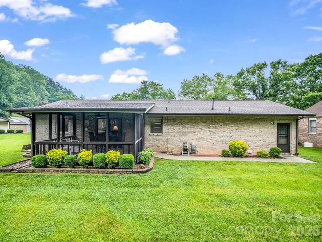 182 Resada Drive, Brevard, NC 28712