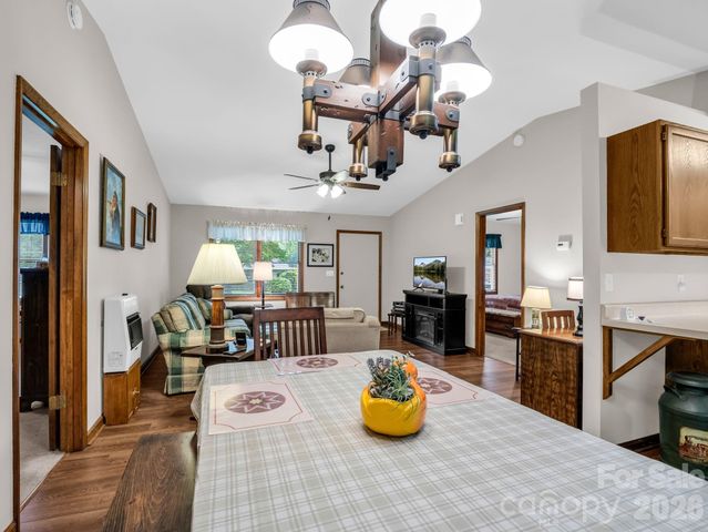 182 Resada Drive, Brevard, NC 28712