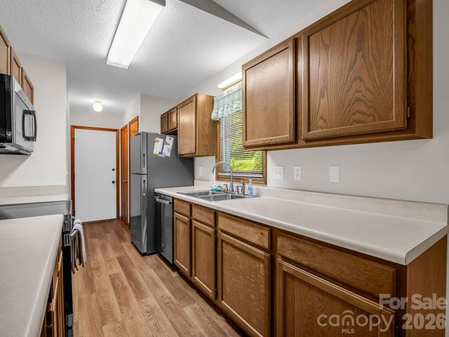 182 Resada Drive, Brevard, NC 28712