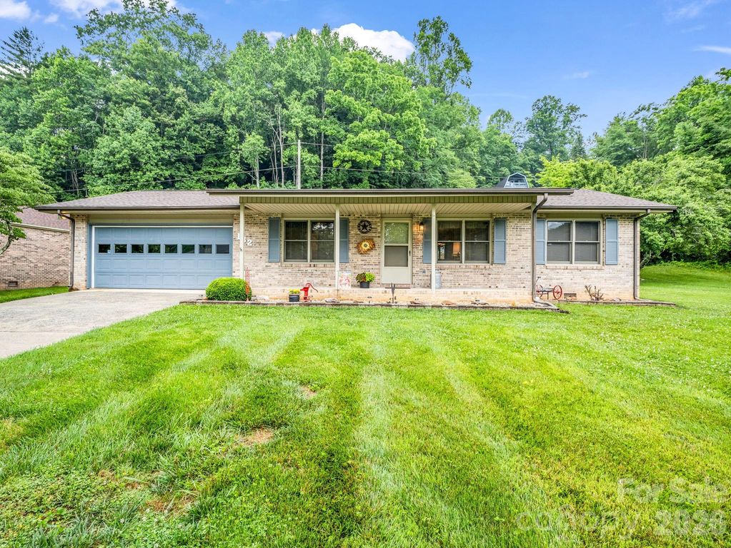 182 Resada Drive, Brevard, NC 28712