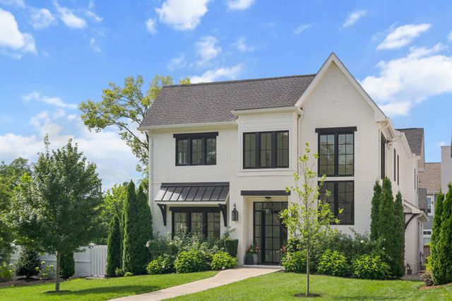 1715 Hillmont Dr, Nashville, TN 37215